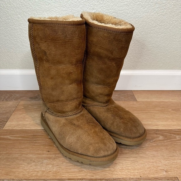 UGG Australia Classic Tall Chestnut Brown Suede Boots, Size 6 - Picture 1 of 11